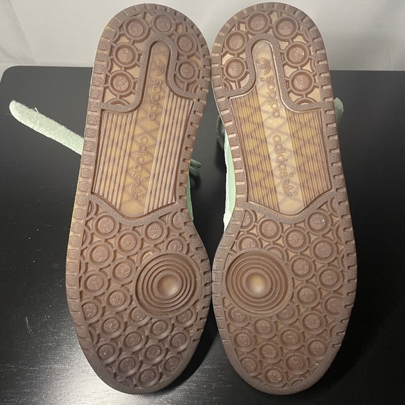 Adidas Ivy Park x Forum Mid Sneakers - Picture 5 of 5